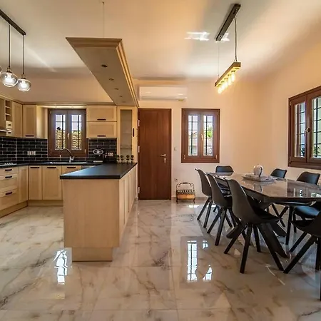 Clairy In Argalasti, Pelion